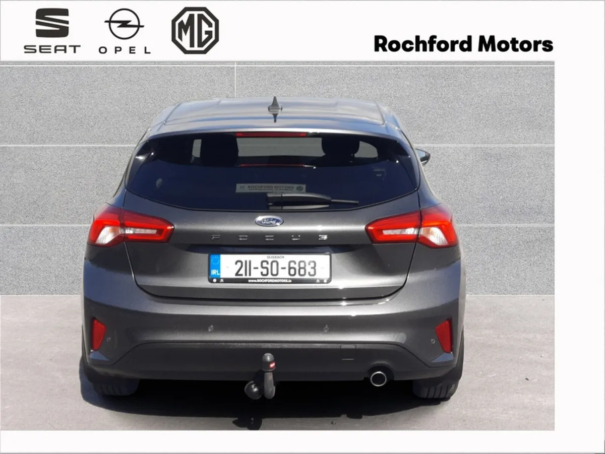 Ford Focus TITANIUM EDITION 5DR 1.5 T TD 120 4 - Image 5