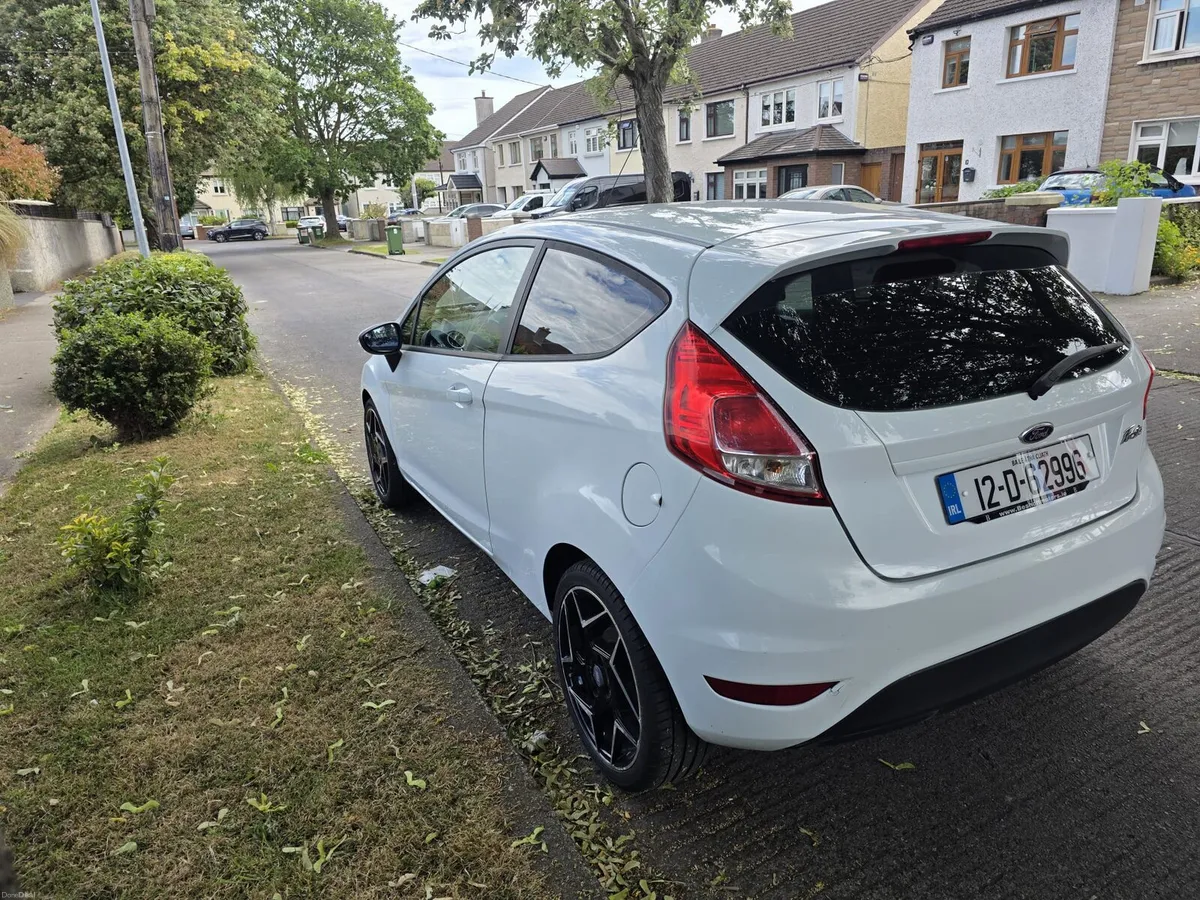 Ford fiesta 1.25 Titanium A/C New NCT 05.2027 - Image 2