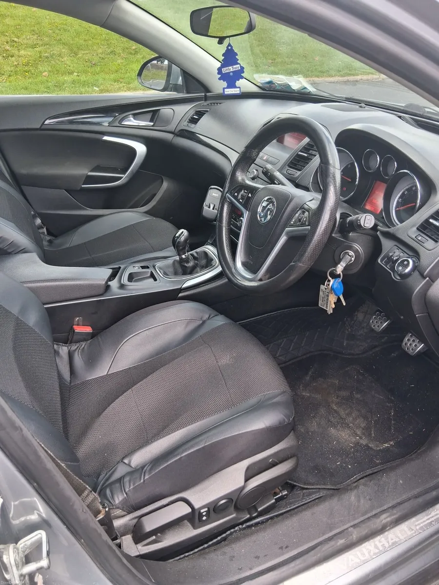 Vauxhall Insignia 2011 - Image 4
