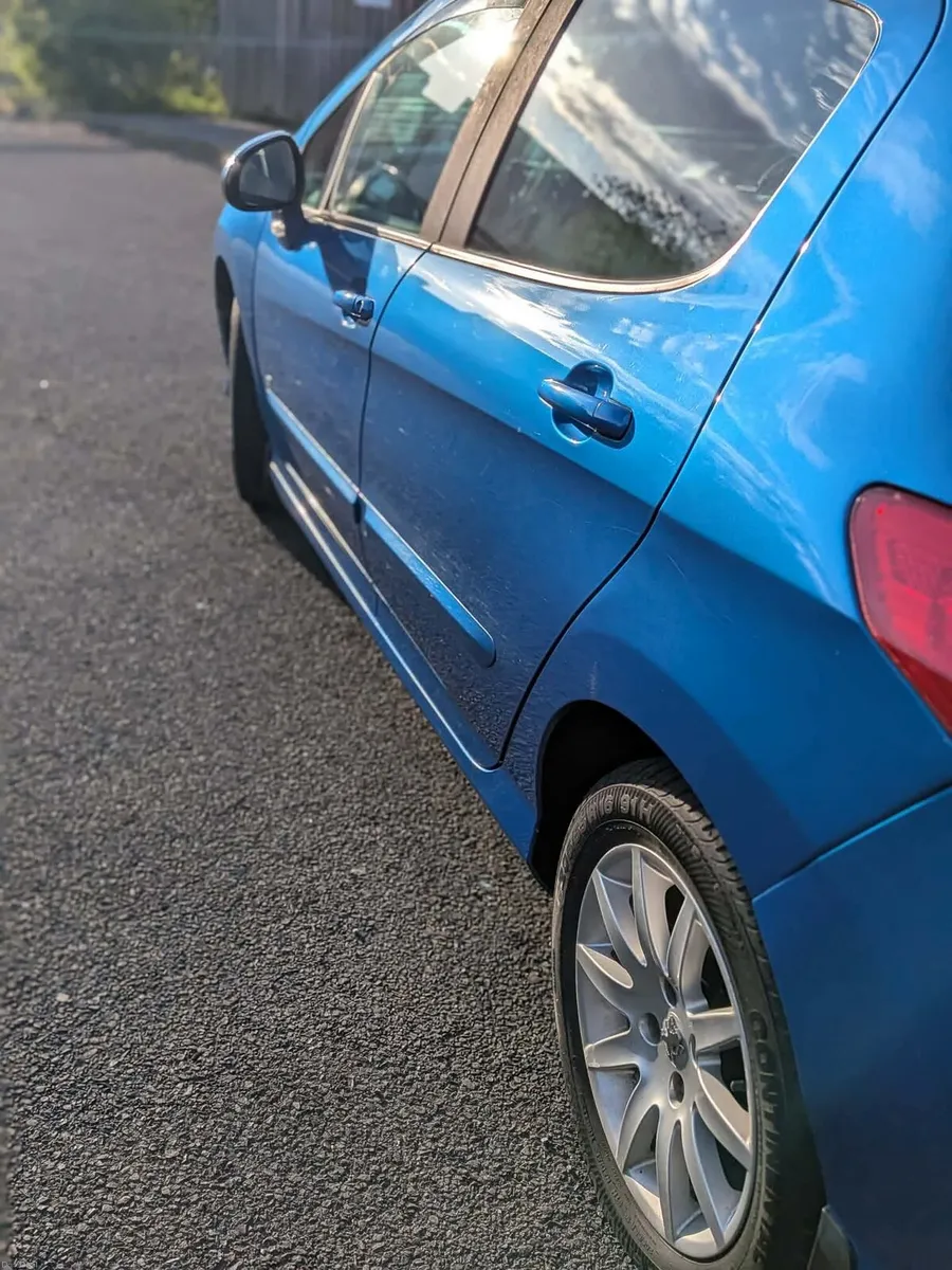 Peugeot 308 - Image 2