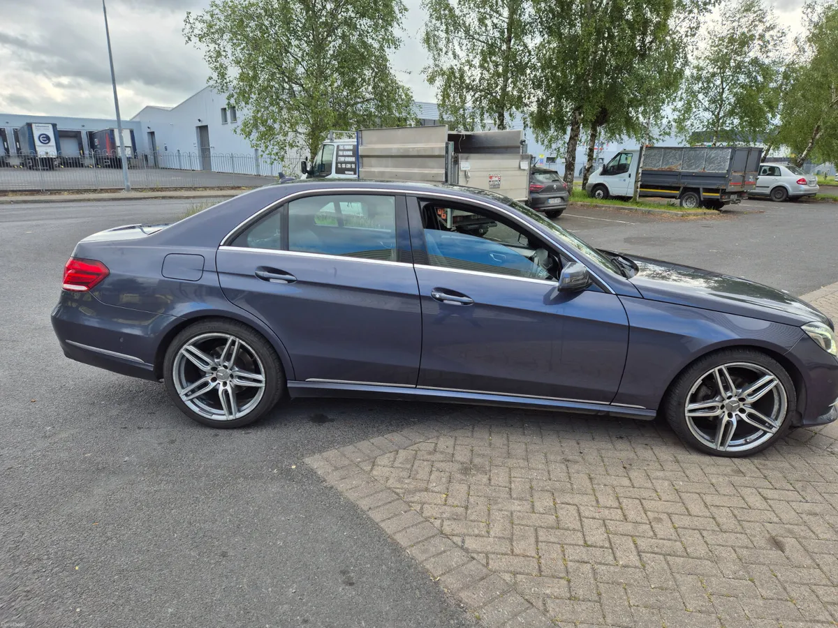 Mercedes-Benz E220 Bluetec.Diesel. NewNCT Auto RTD - Image 6