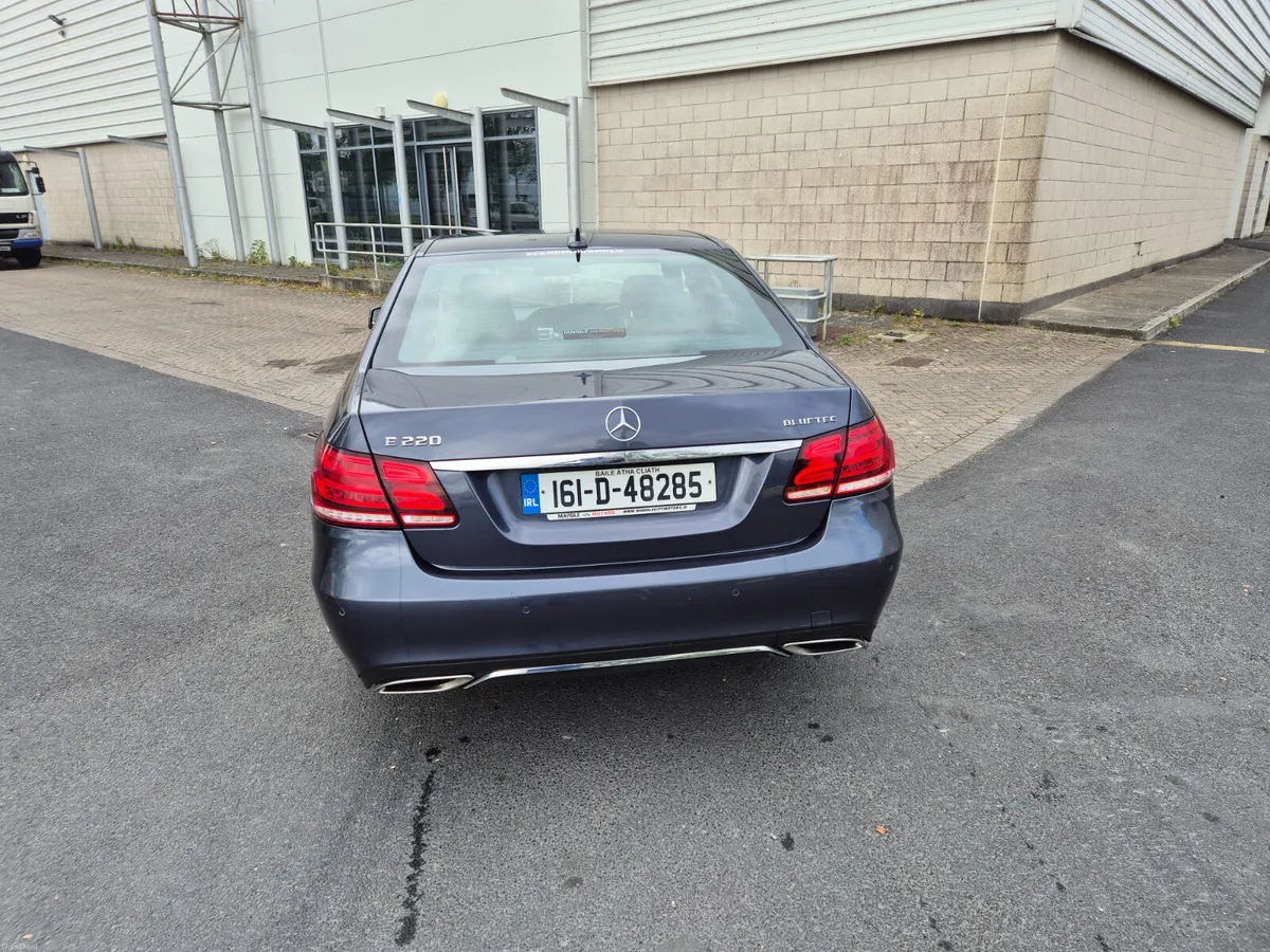 Mercedes-Benz E220 Bluetec.Diesel. Automatic RTD - Image 2