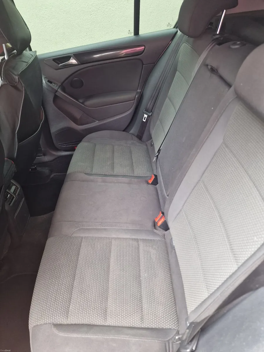 Volkswagen Golf 2011 1.6 TDI MATCH - Image 4