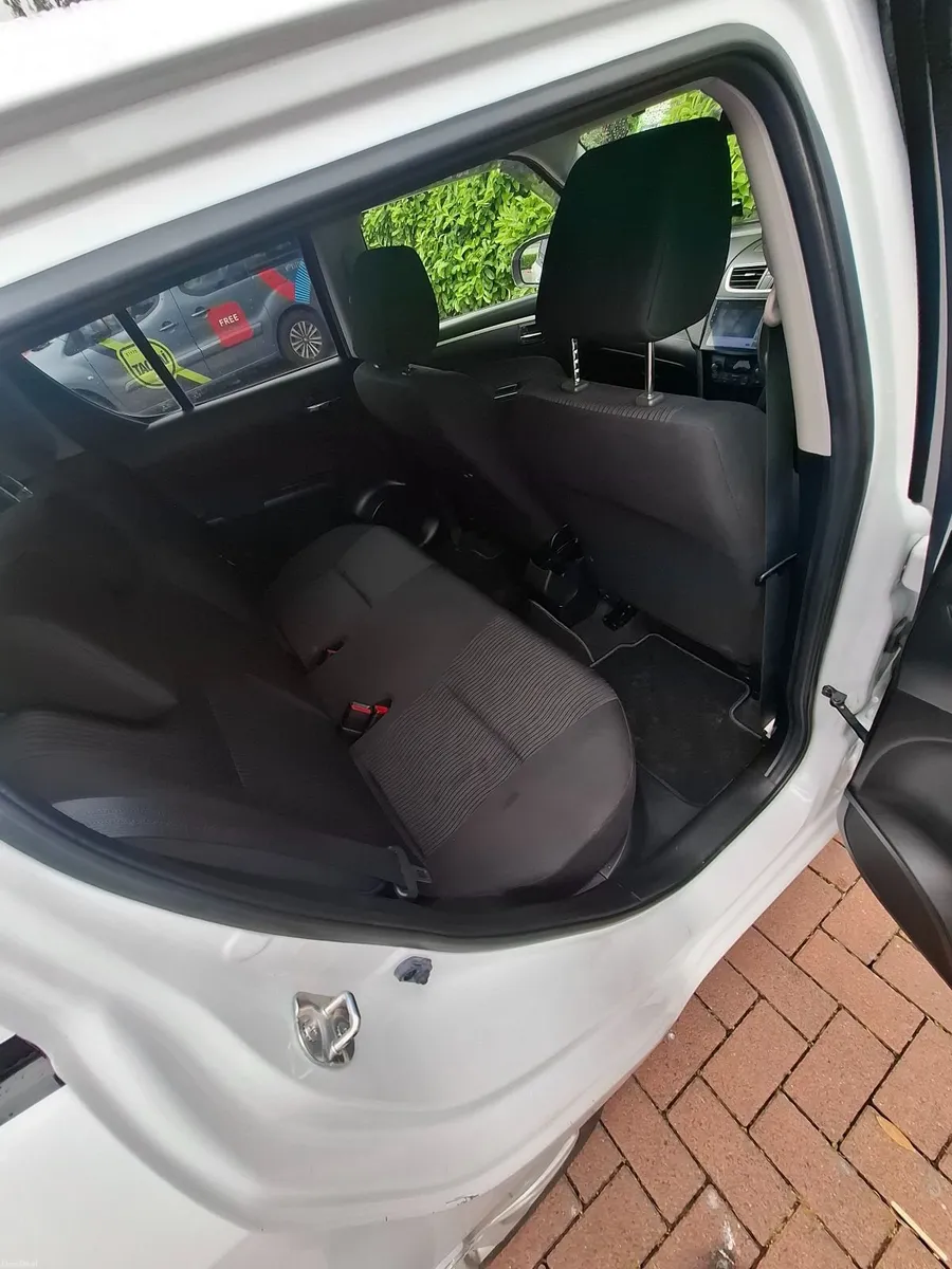 Suzuki Swift 2012 - Image 1
