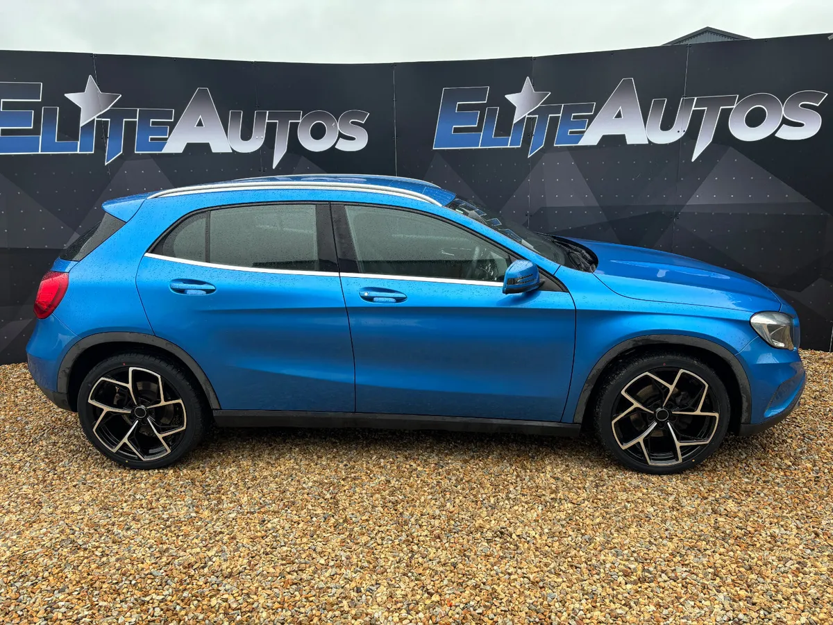 Mercedes Benz GLA180 Urban Automatic 1.6 2016 - Image 2
