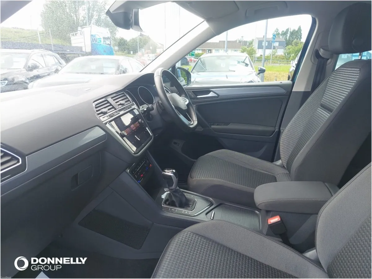 Volkswagen Tiguan Estate Special Edition Active - Image 2