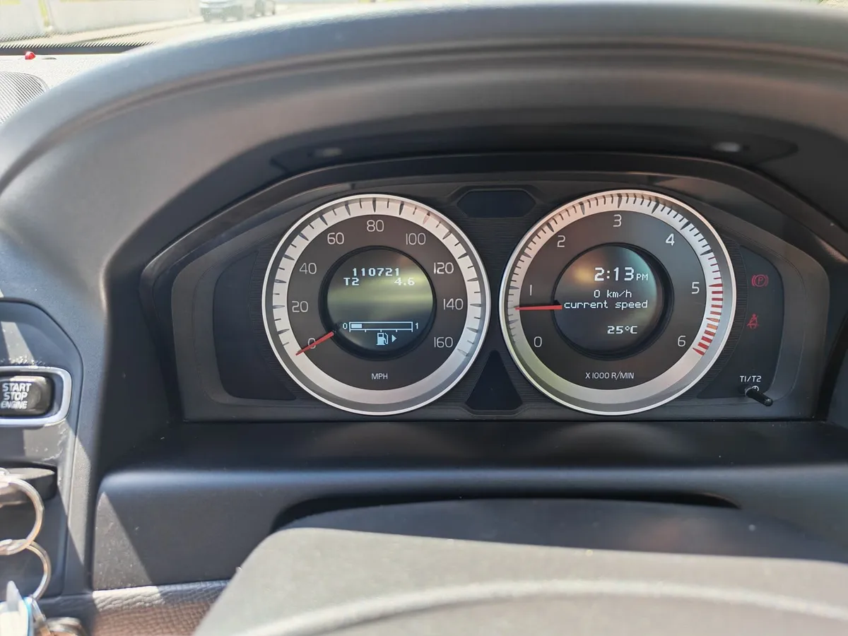 2013 Volvo XC60 D4 SE 2.0 Diesel — Priced to Sell - Image 2
