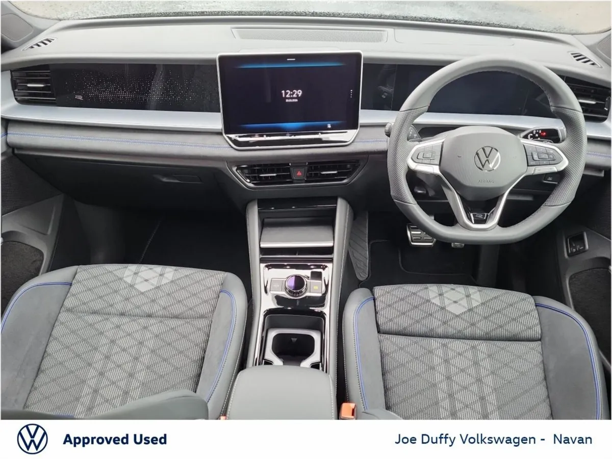 Volkswagen Tayron R-LINE 1.5TSI PHEV AUTO - Image 3