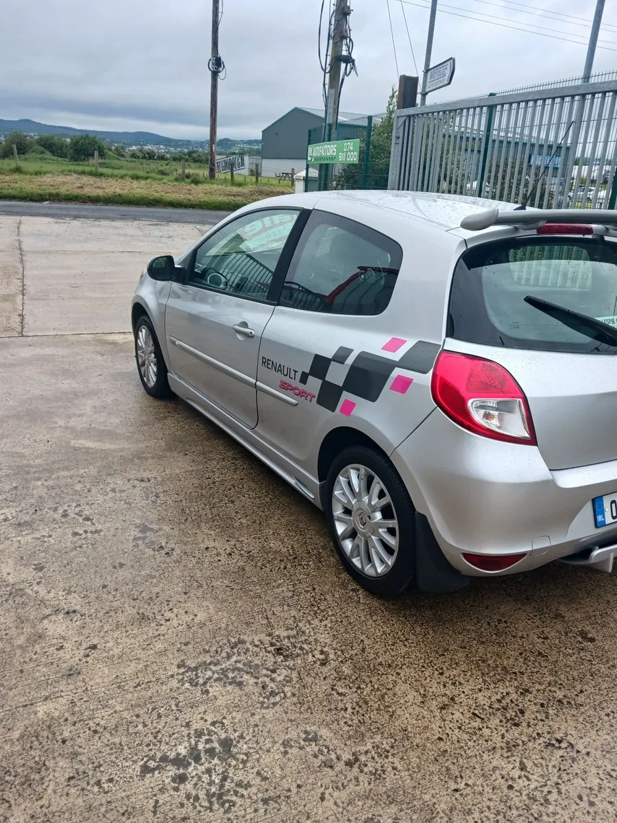 Renault Clio 2009 1.2 turbo - Image 5