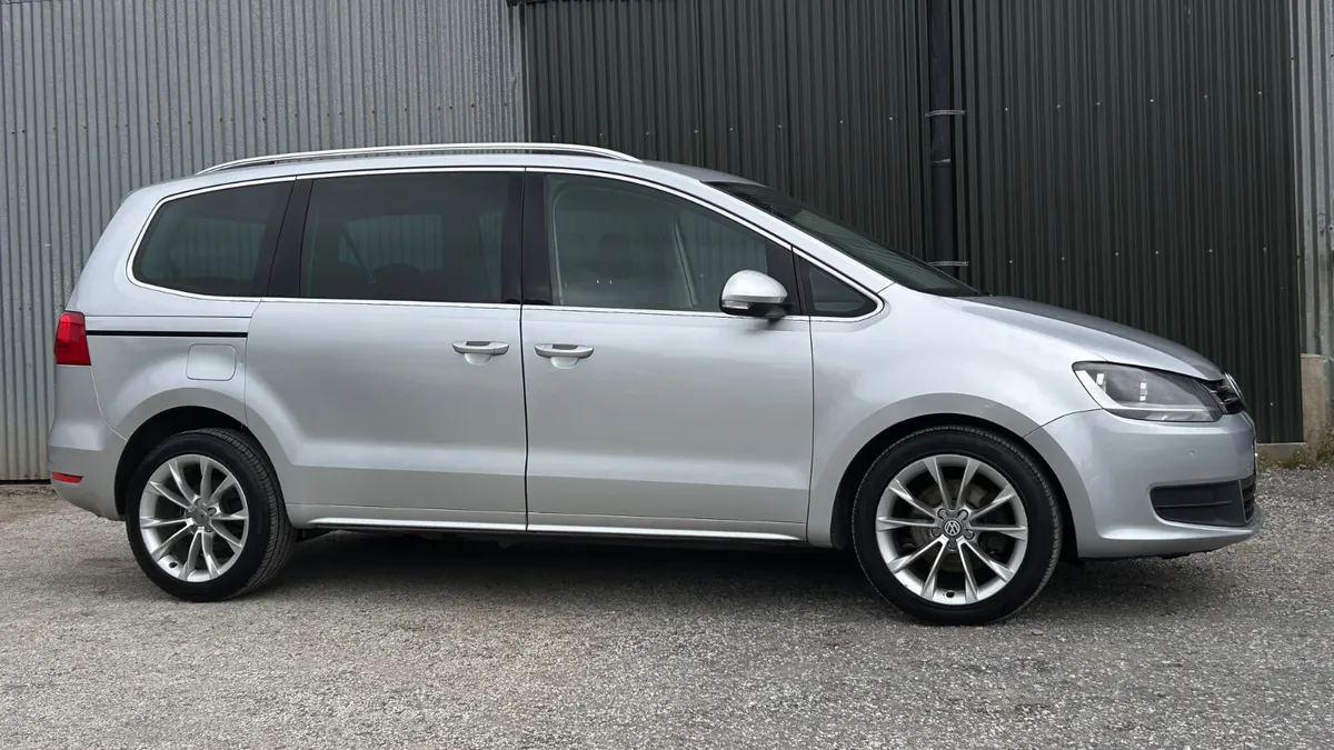 Volkswagen Sharan 2011 automatic - Image 3