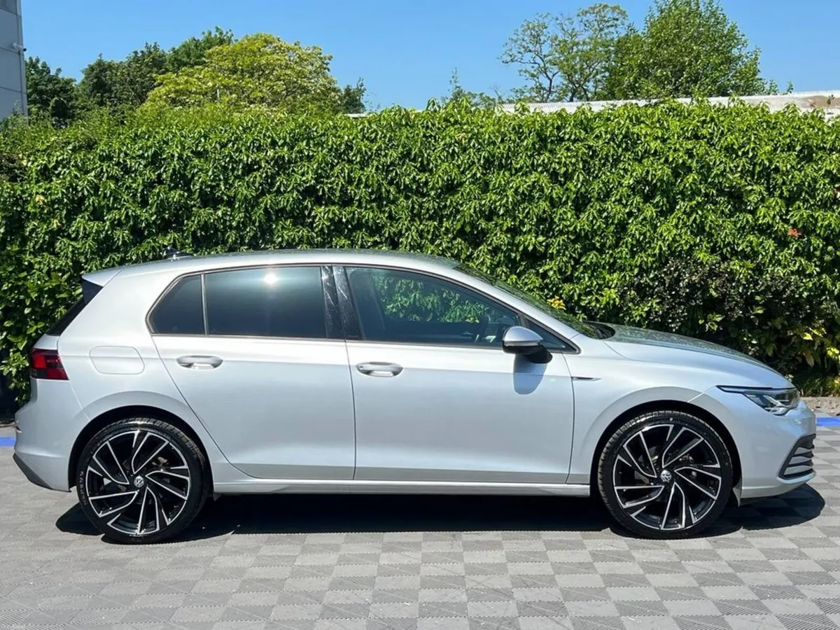 Volkswagen Golf R-LINE PACK 1.0 TSI AUTO // DIGITA - Image 2