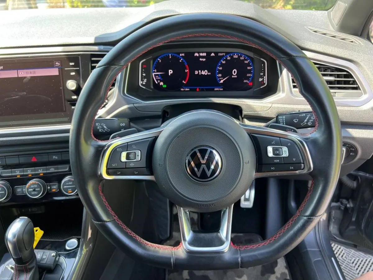 Volkswagen T-Roc SPORT 2.0 TDI AUTO // VERY LOW MI - Image 4