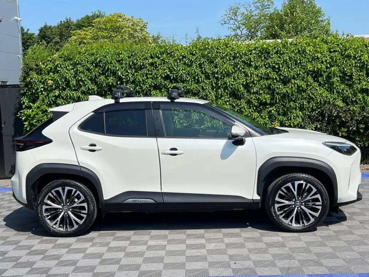 Toyota Yaris Cross Z-PACKAGE 1.5 HYBRID AUTO ** HU - Image 2