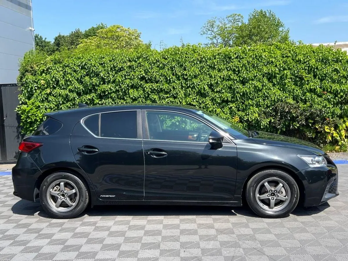 Lexus CT 1.8 HYBRID AUTO // SUEDE HEATED SEATS // - Image 2
