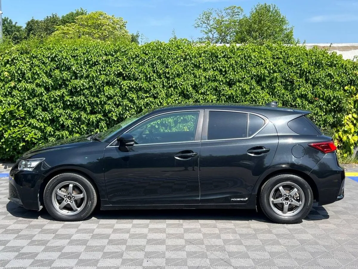 Lexus CT 1.8 HYBRID AUTO // SUEDE HEATED SEATS // - Image 3
