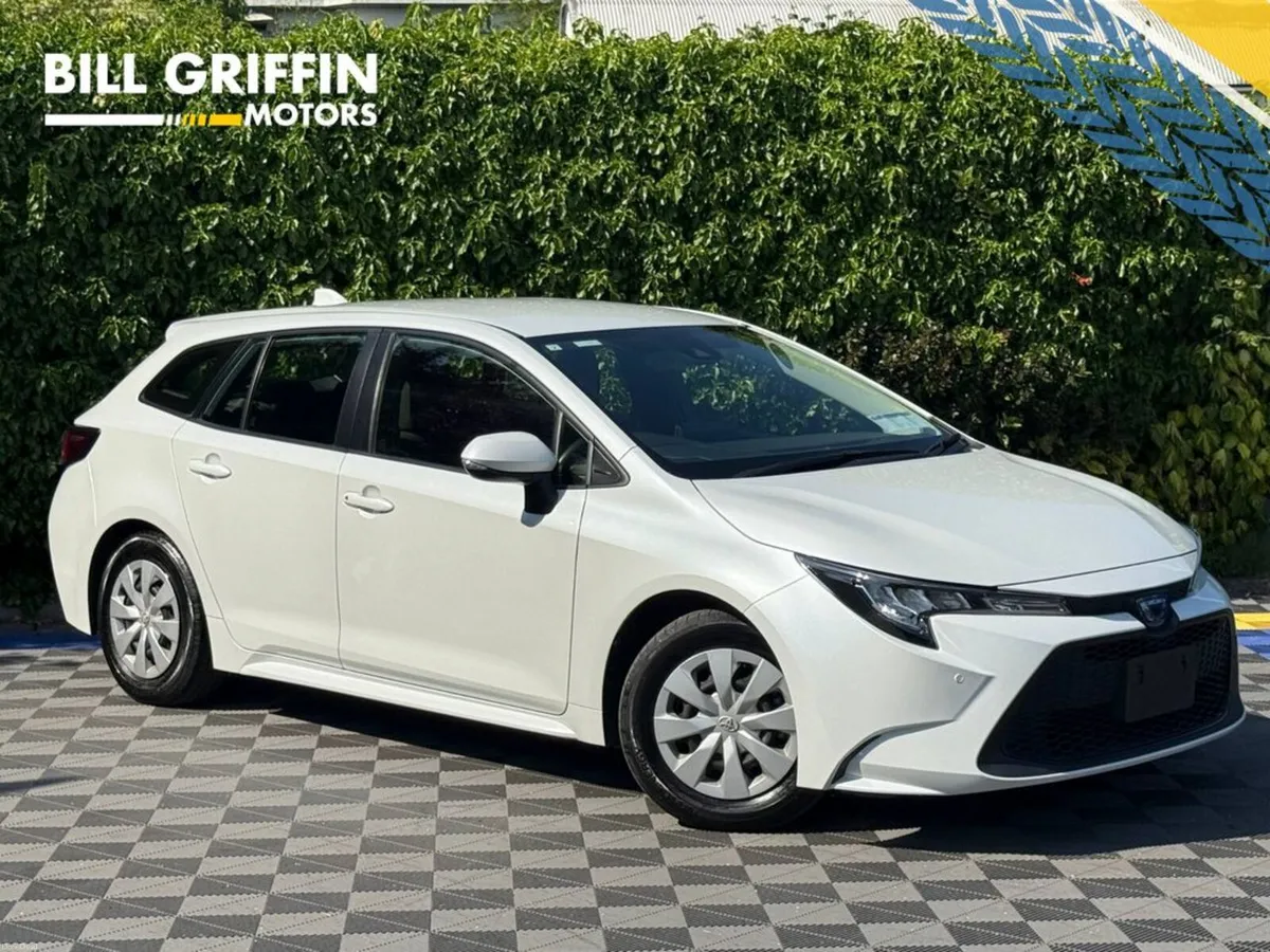 Toyota Corolla TOURING 1.8 HYBRID // REVERSE CAMER - Image 1