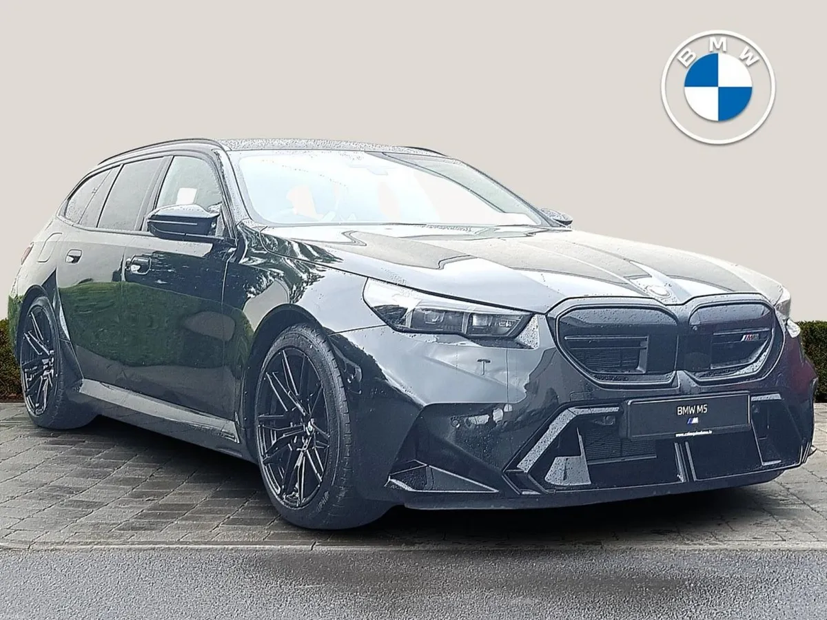 BMW M5 Touring - Image 1