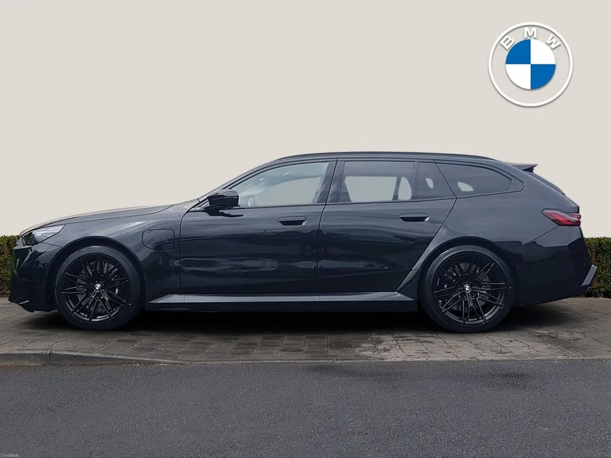 BMW M5 Touring - Image 3