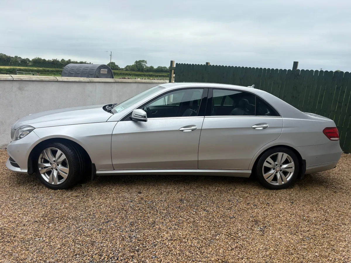 Mercedes-Benz E-Class 2015 - Image 2