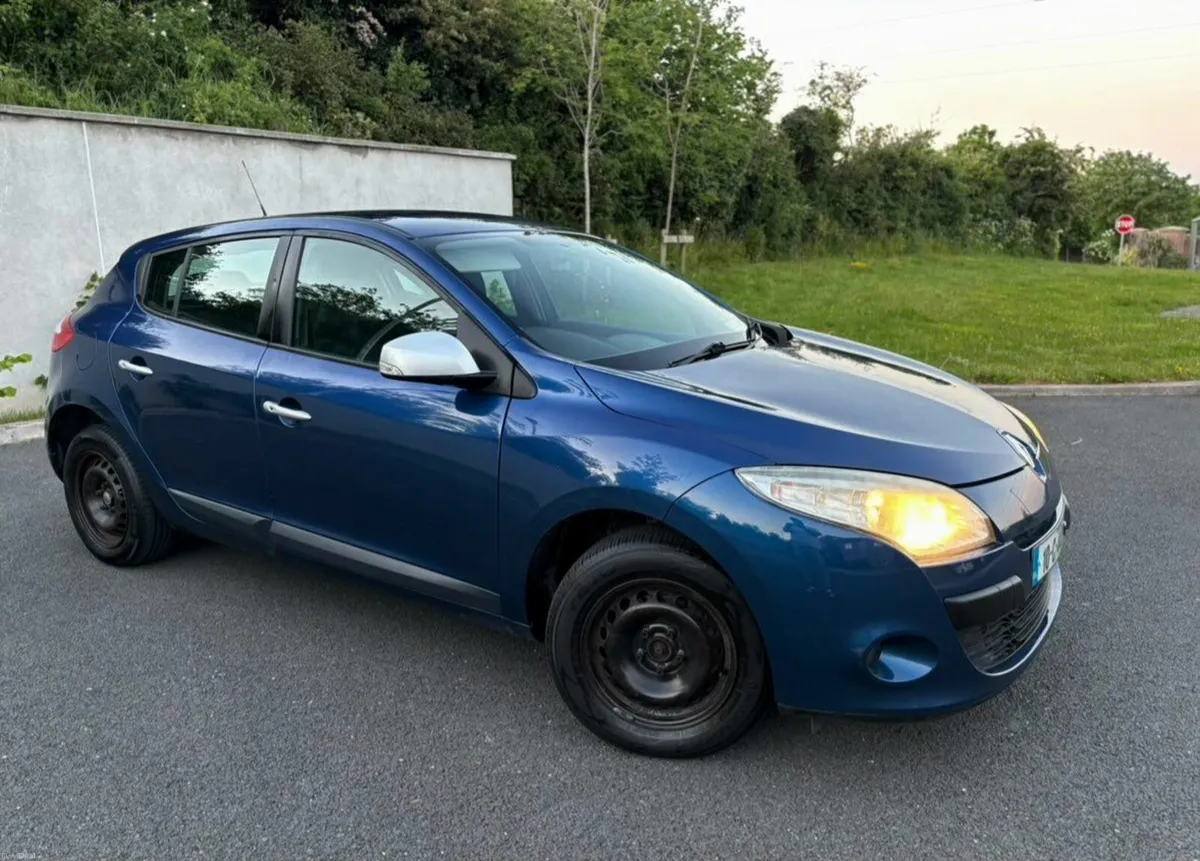 Renault Megane 1.6 Petrol €850 - Image 3