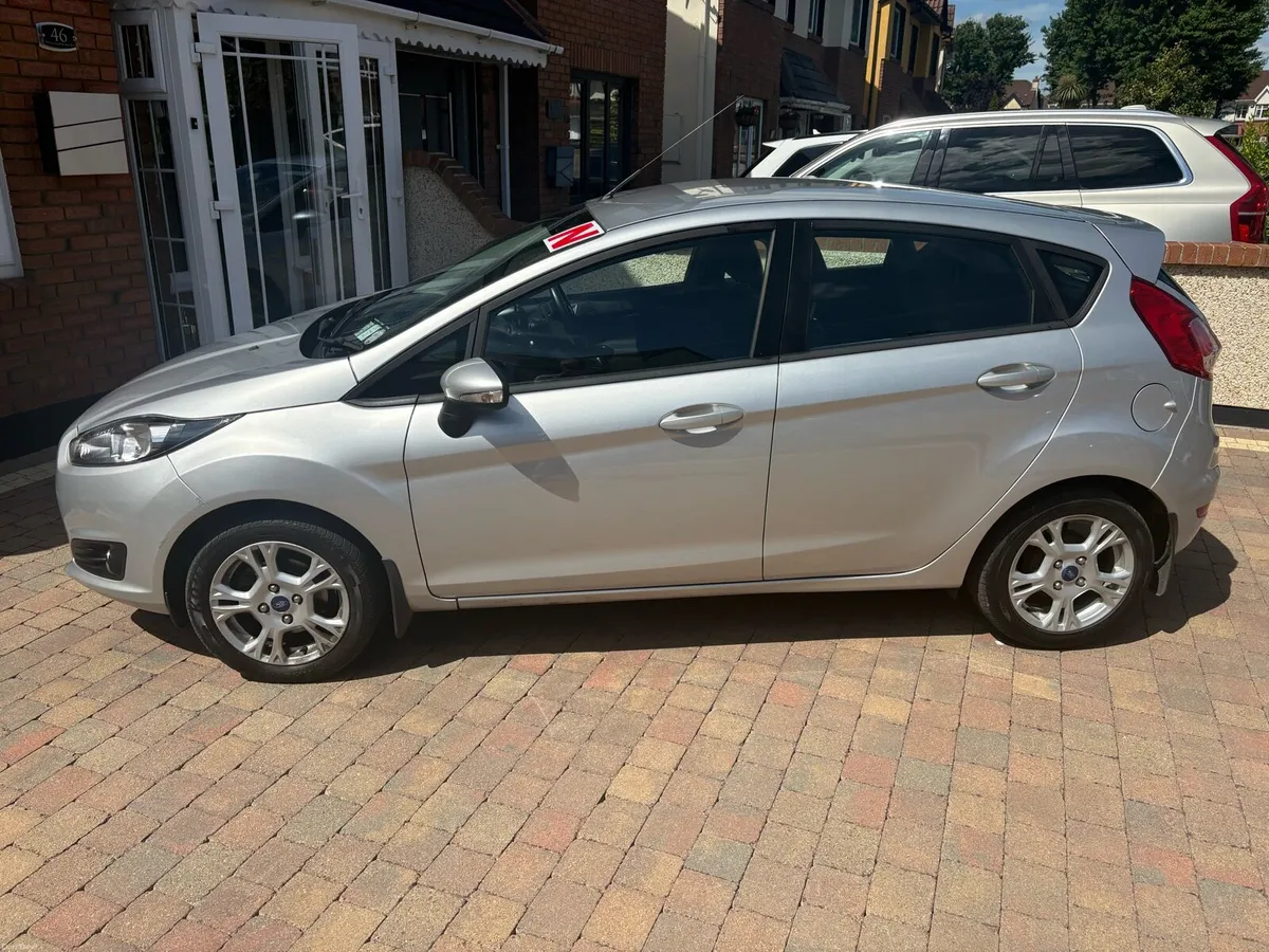 Ford fiesta - Image 4