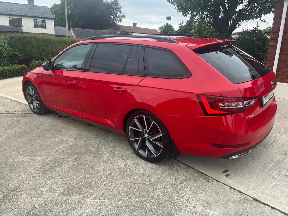 Skoda Superb Estate - Image 4