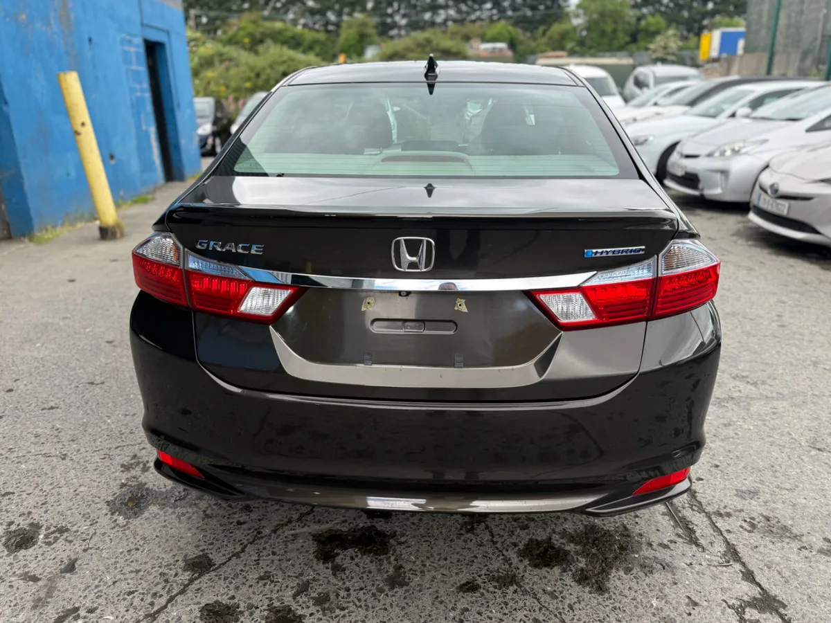 2015 Honda Grace Automatic/ G leather Spec - Image 3