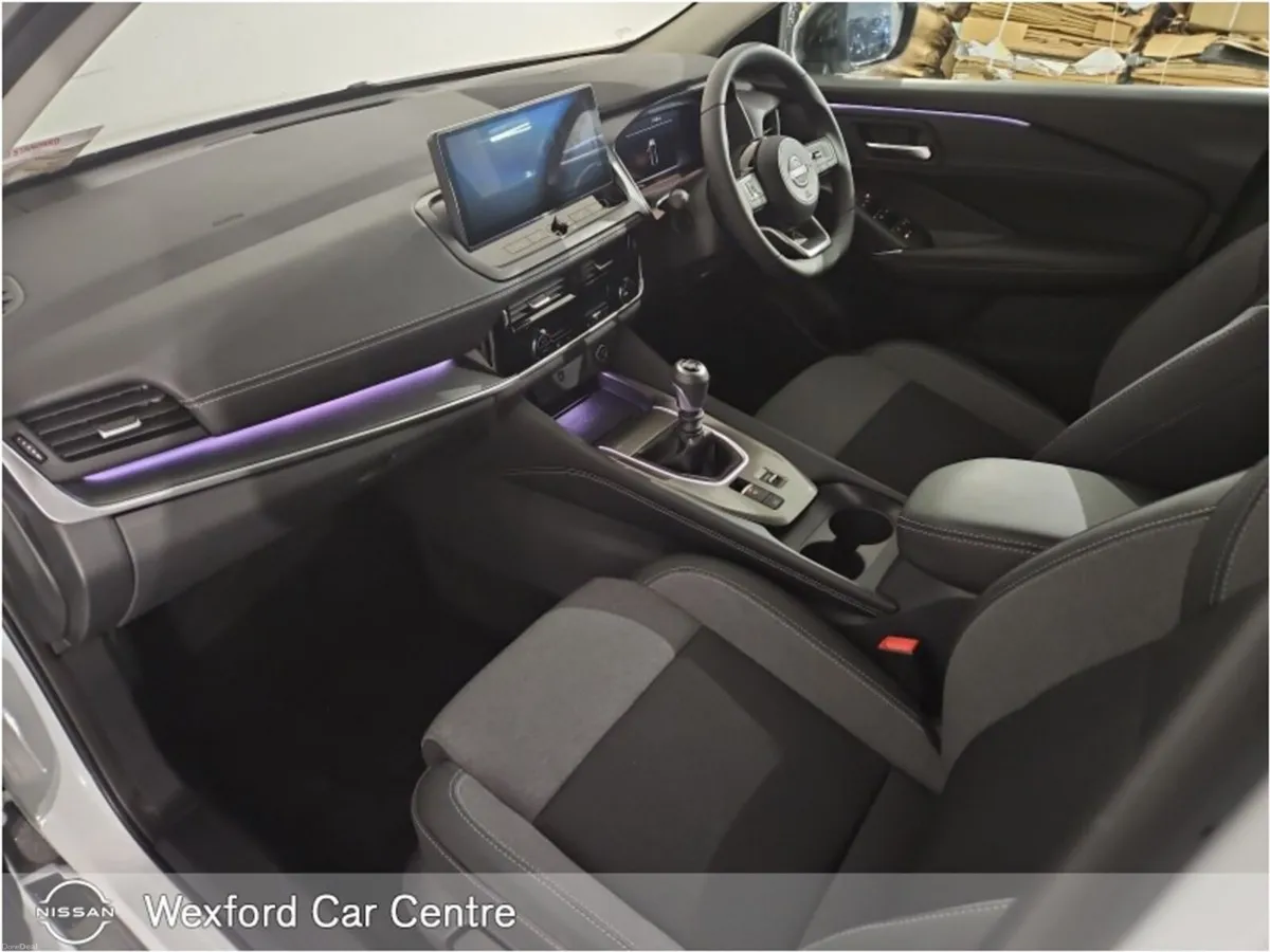Nissan Qashqai 1.3 PETROL SV PREMIUM - Image 6