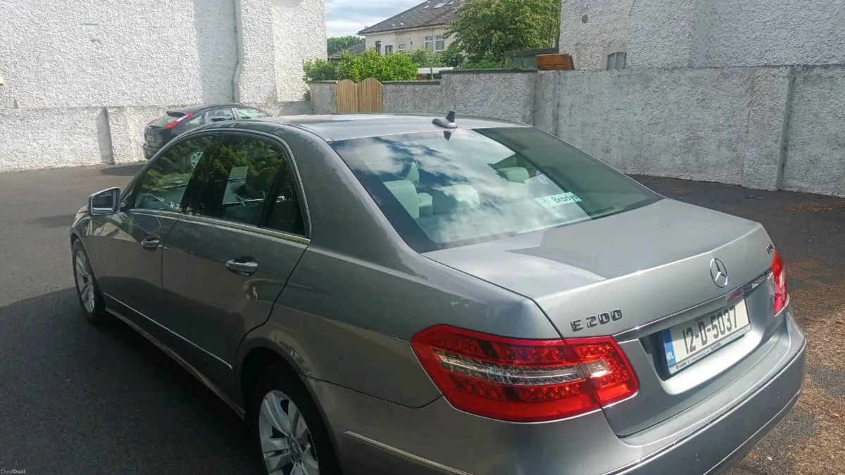 Mercedes Benz E-Class CDI MINT - Image 3