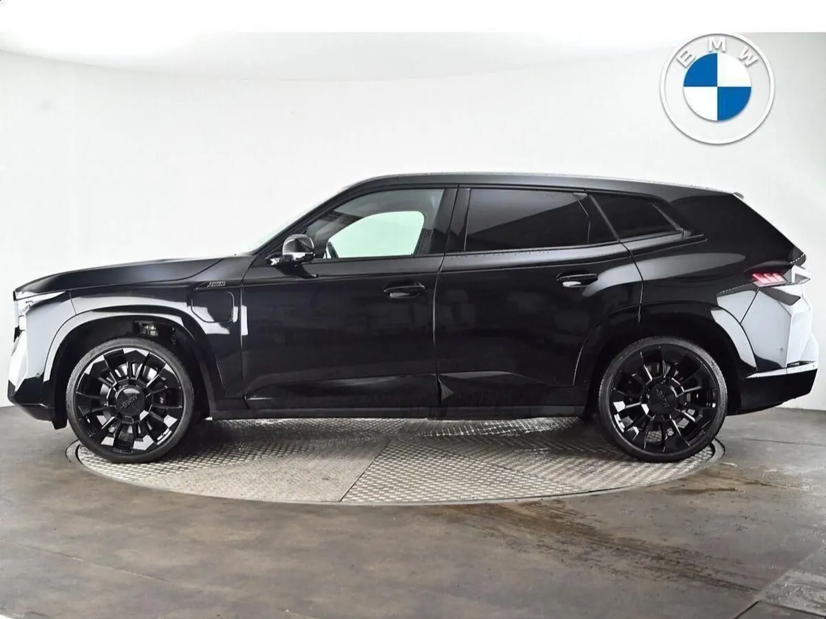 BMW XM 4.4 - Image 3