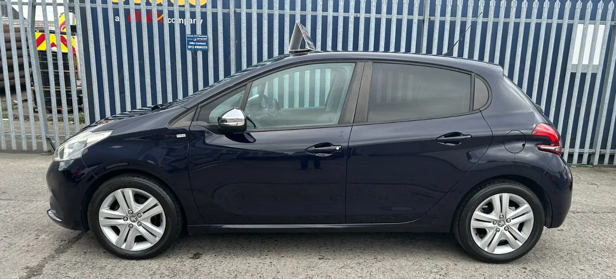 2016 Peugeot 208 Allure Ecomatique - Image 4