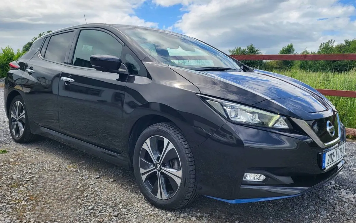 NISSAN LEAF 62KWH. LONG RANGE €11950 - Image 1