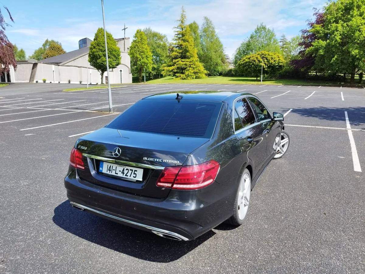 Mercedes-Benz E-Class 2014 - Image 4