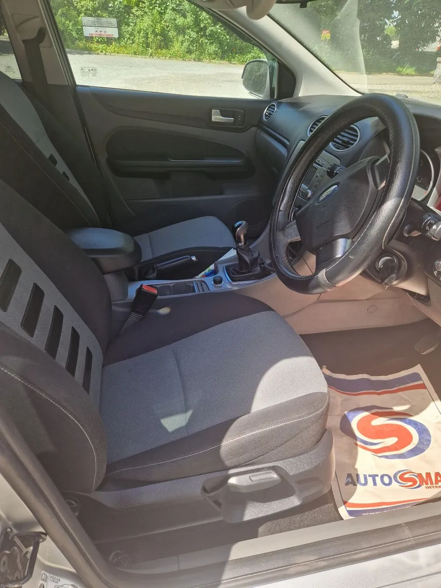 Ford Focus 2011 - Image 3