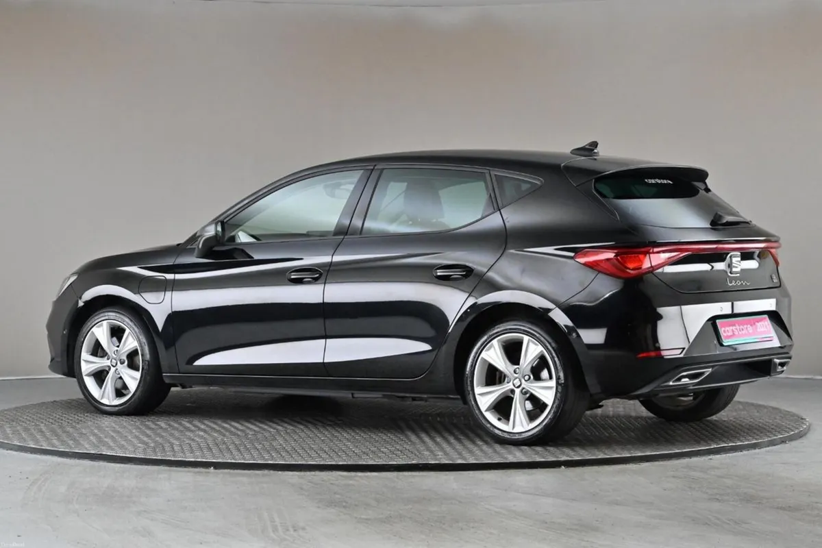 SEAT Leon 1.4 FR E-HYBRID DSG 204BHP HALF LEATHER* - Image 6