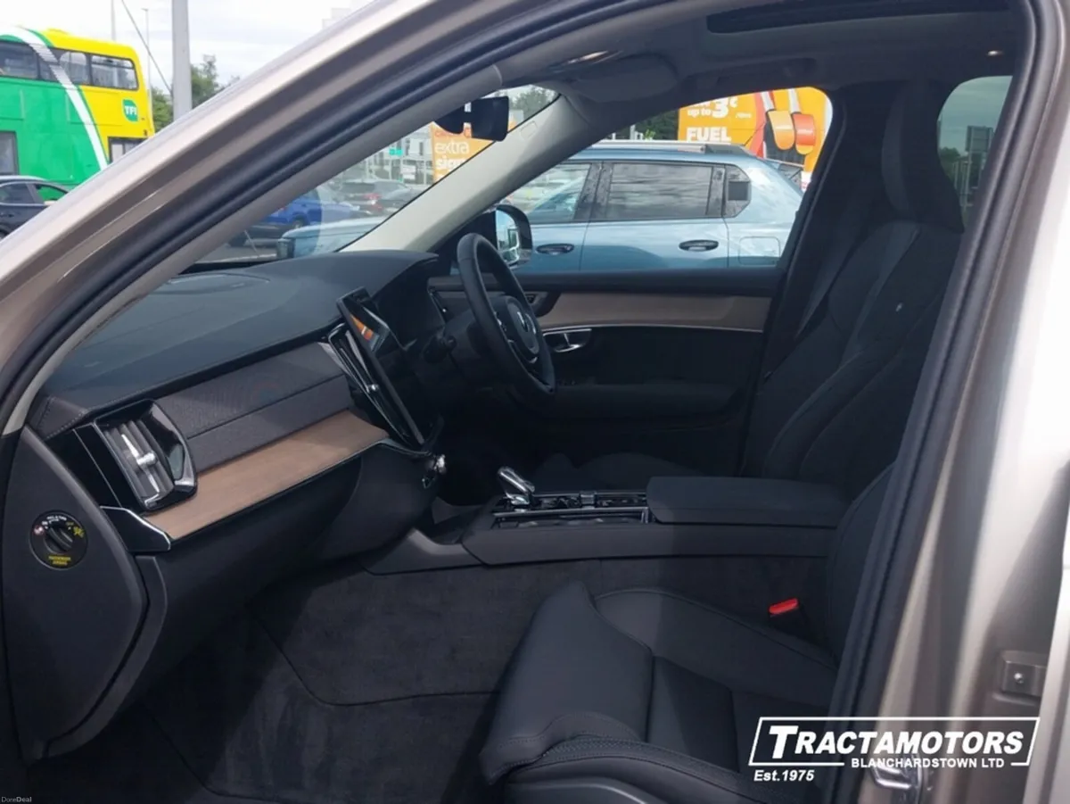 Volvo XC90 2.0 T8 PLUS 455BHP 5DR AU - Image 4