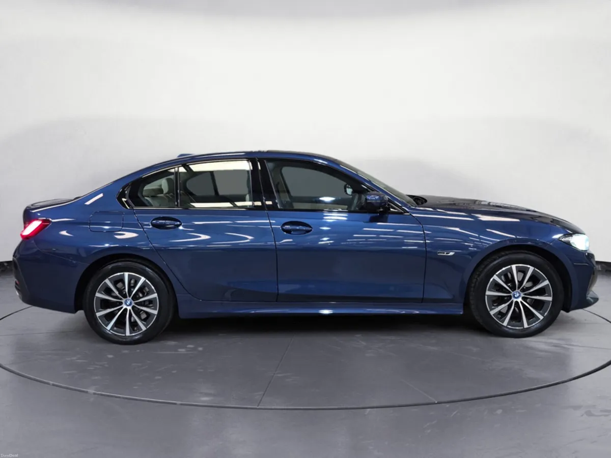BMW 3-Series HYBRID 330E SPORT 4DR AUTO - Image 4