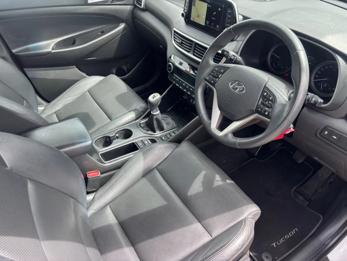 Hyundai Tucson IX35 EXECUTIVE PLUS 5DR - Image 2