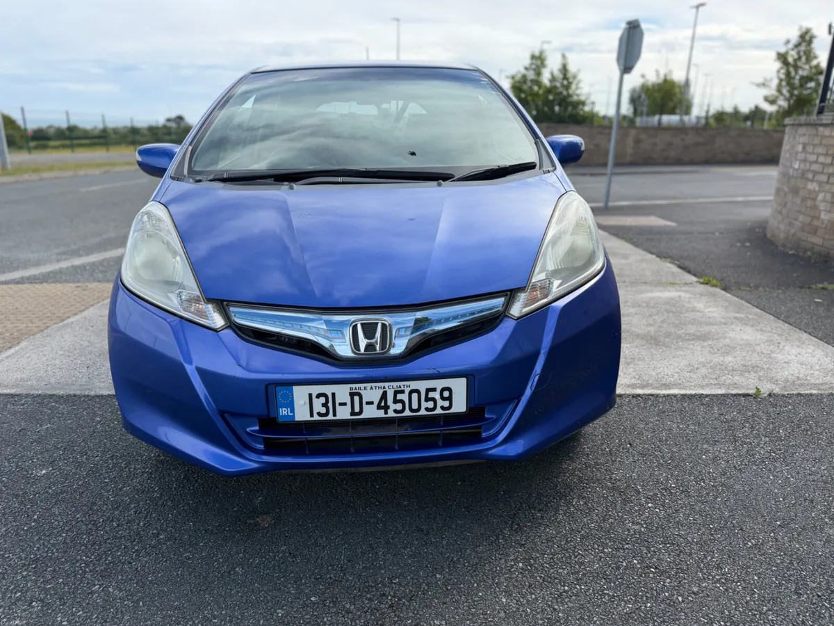 131 Honda Fit 1.3 Petrol Hybrid Fresh Import & NCT - Image 3