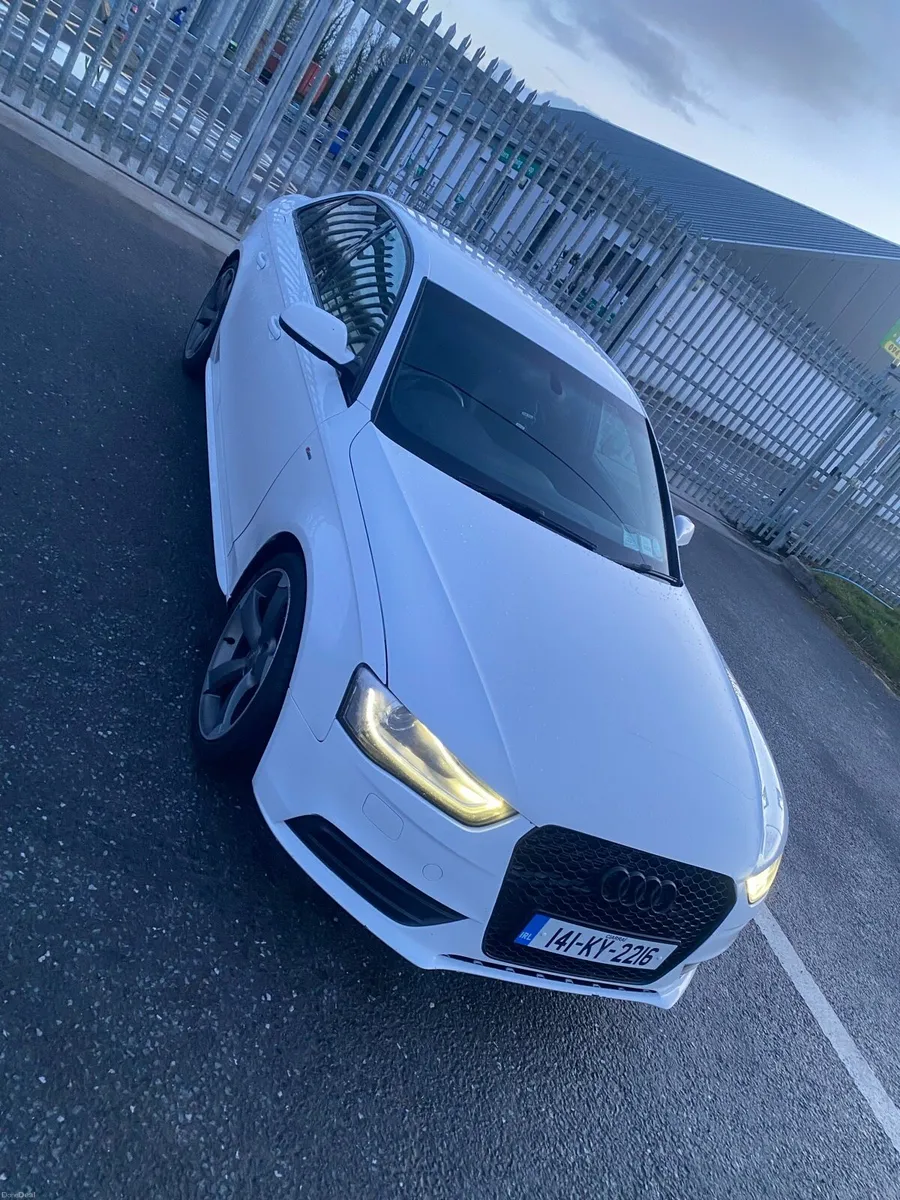 Audi A4, S line, Black Edition - Image 4