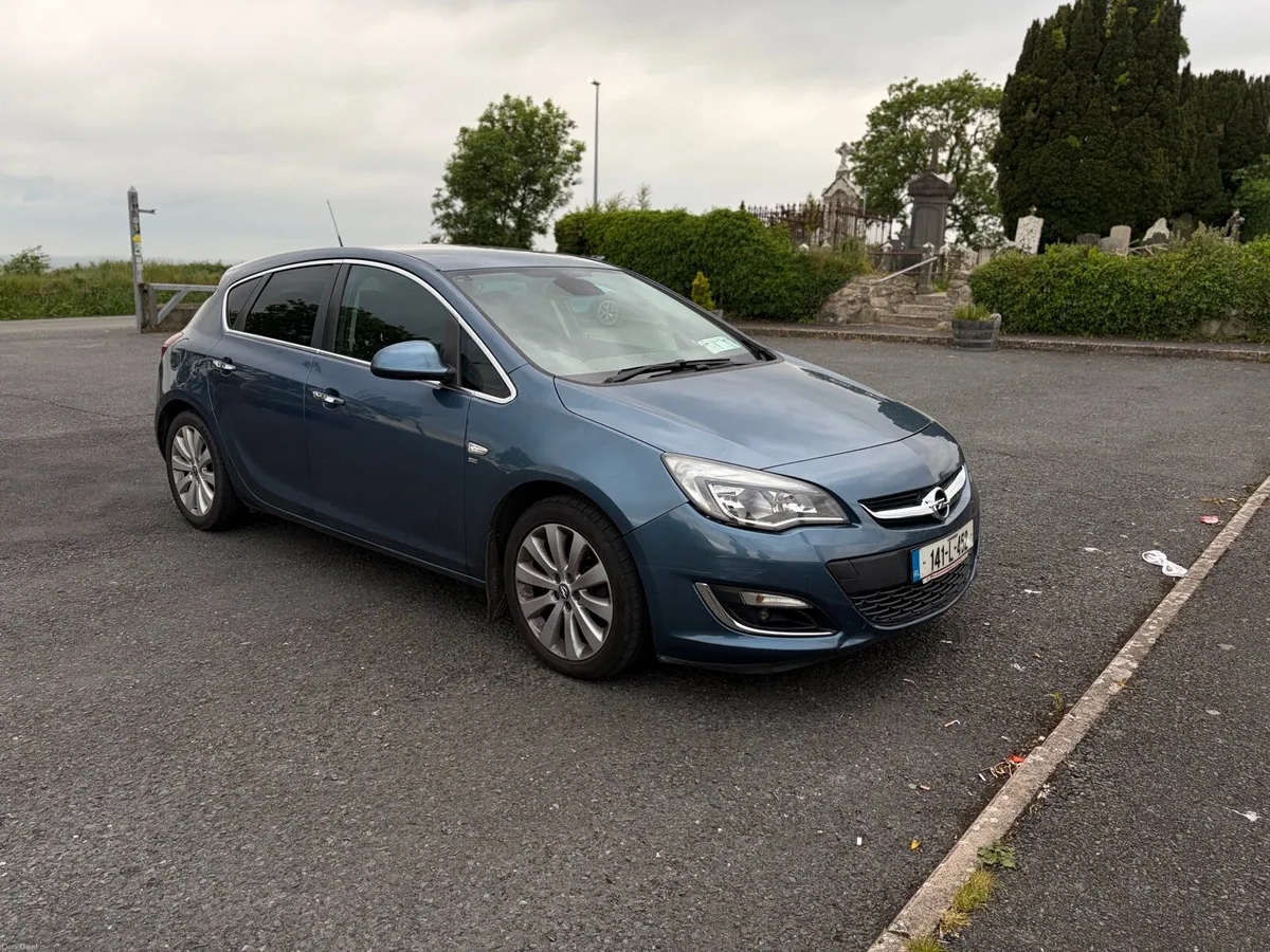 Opel Astra 2024 1.3 Diesel - Image 1