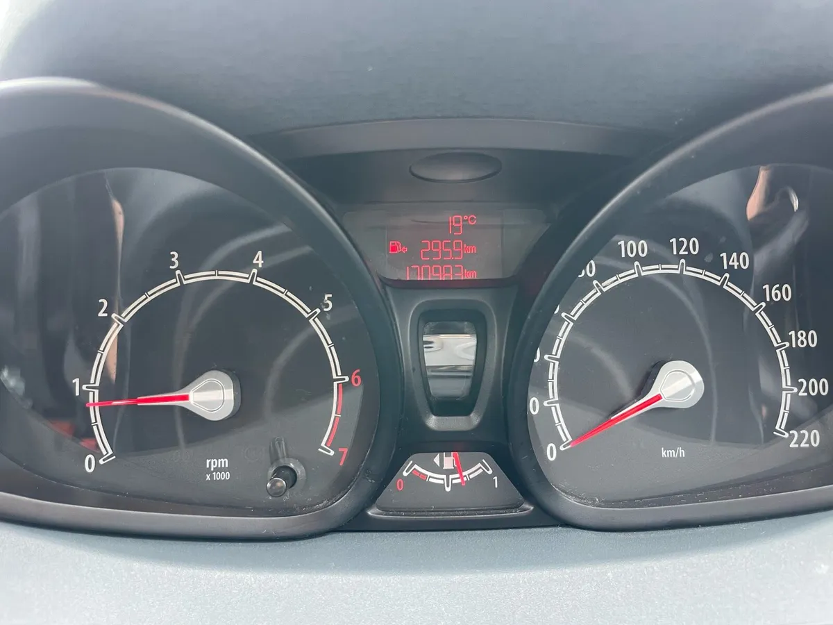 Ford Fiesta 2009 1.25 - Image 4