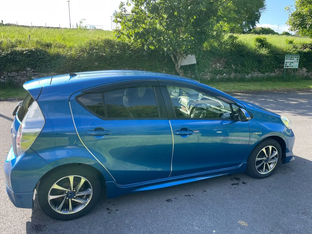 Car - Image 3