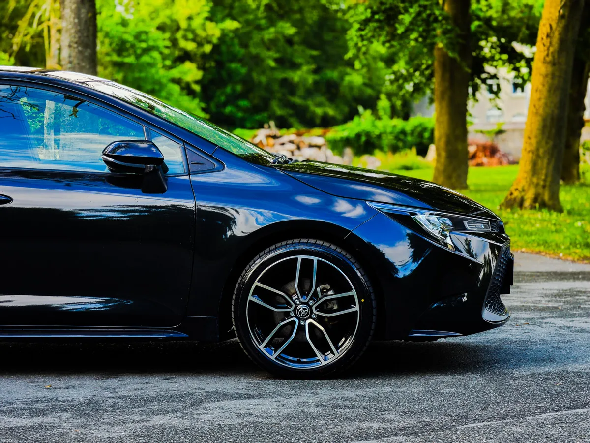 2021 Toyota Corolla Touring 1.8 Petrol Hybrid Auto - Image 4