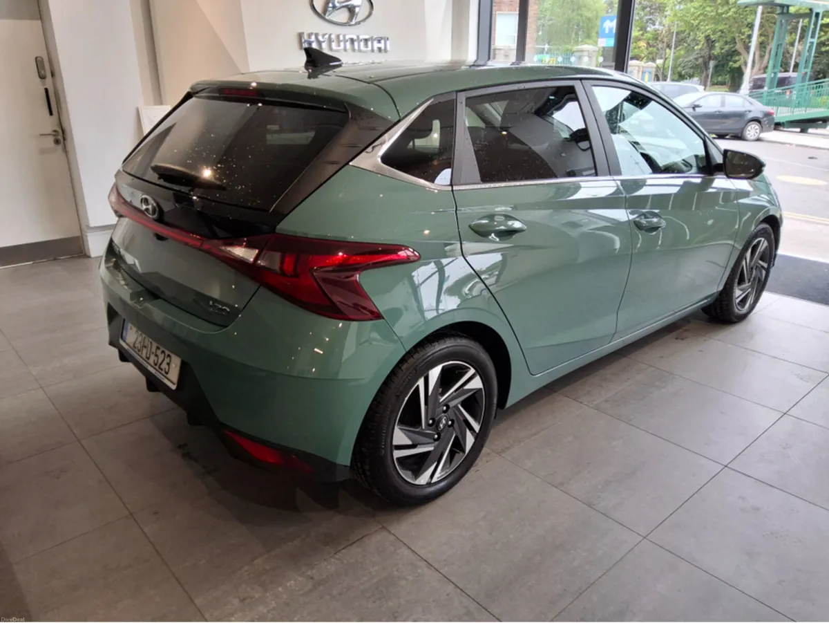 Hyundai i20 DELUXE PLUS - Image 2