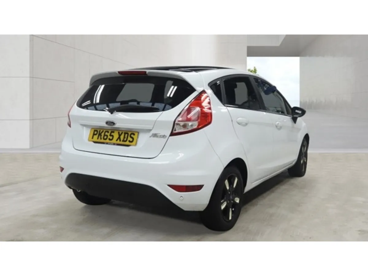 Ford Fiesta ZETEC WHITE EDITION A AUTUMN - Image 4