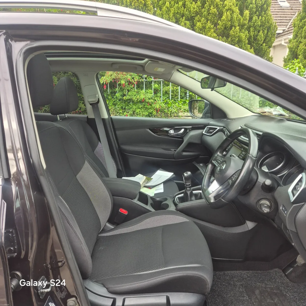 Nissan Qashqai 2018 1.2 petrol manual - Image 4