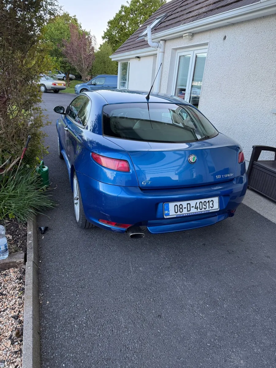 Alfa Romeo GT Low KM - Image 3