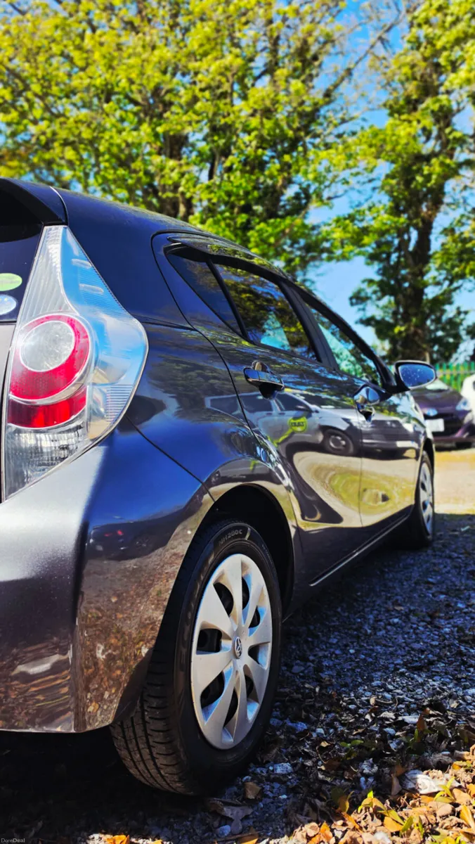 Toyota Aqua 2013 - Image 4