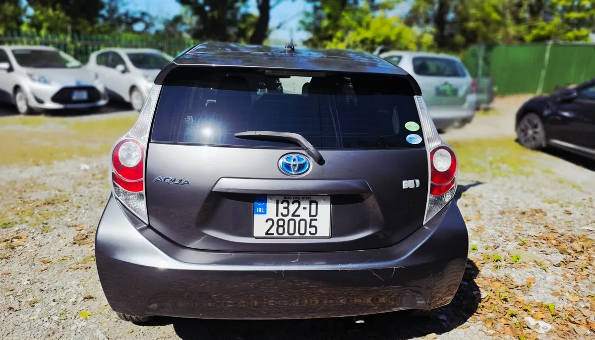 Toyota Aqua 2013 - Image 3